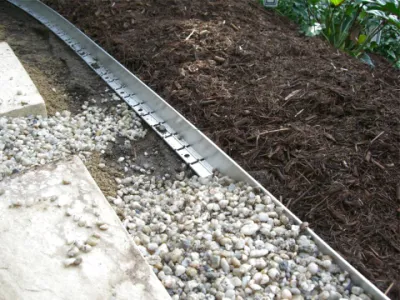 Easy Attractive Metal Landscape Edging, Landscaping Idea for Garden Flower Bed Edging